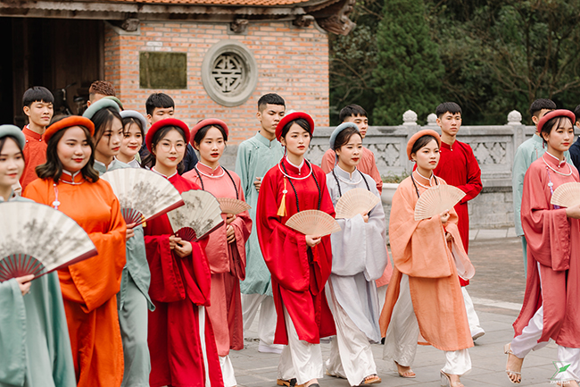 Cổ phục Việt tại Đường Lâm