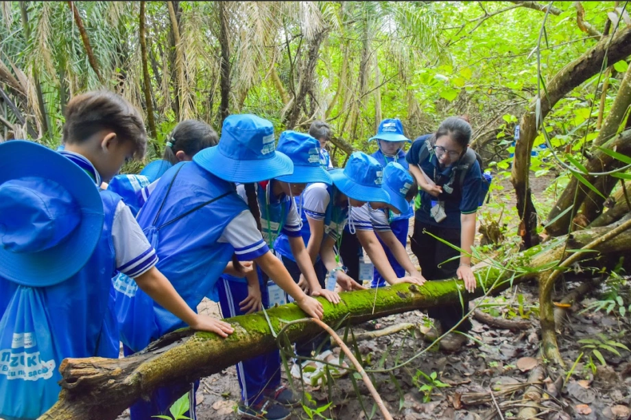 Tour giáo dục 4
